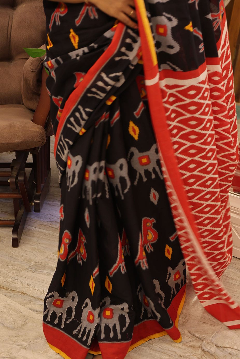 Saree Black - Image 2