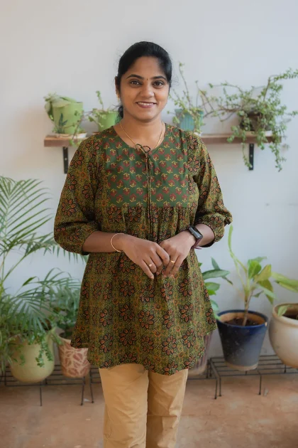 Cotton Round Neck A Line Yoke Top Green